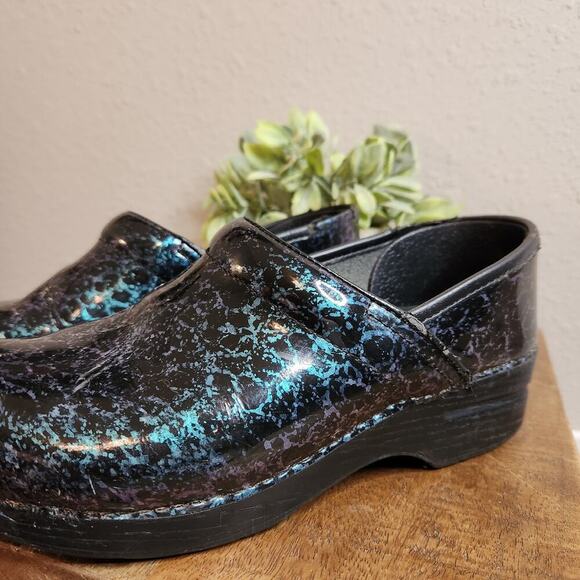 Dansko Black and Green Slip On Clogs Comfort Shoes Size 39 - Picture 2 of 15